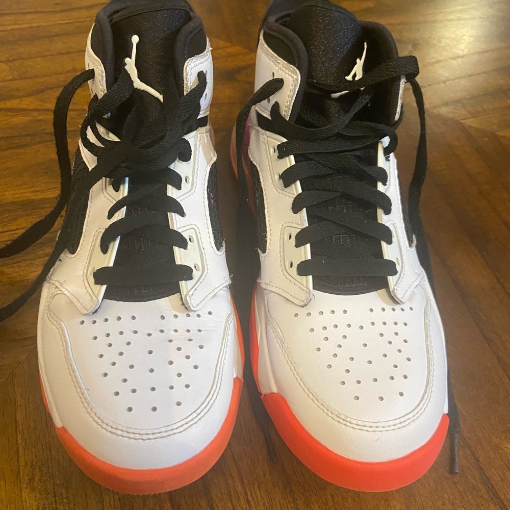 Air Jordan Mars  and 2 Nike Air Max . 3 pairs of shoes. All in size 7 youth!
